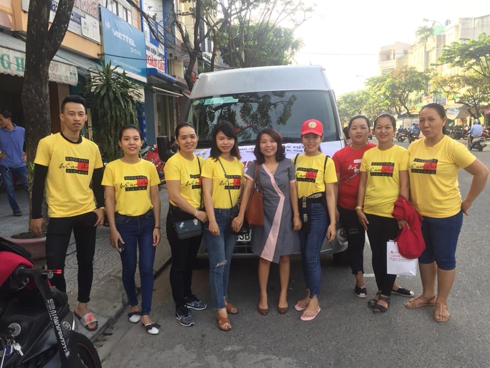Đội ngũ nhân viên Công Ty Đồng Phục Việt Nam trong chuyến đi từ thiện Huyện Đại Lộc - Quảng Nam