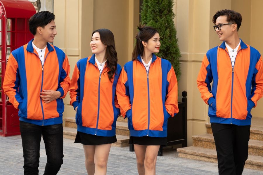 Áo khoác đồng phục là gì?