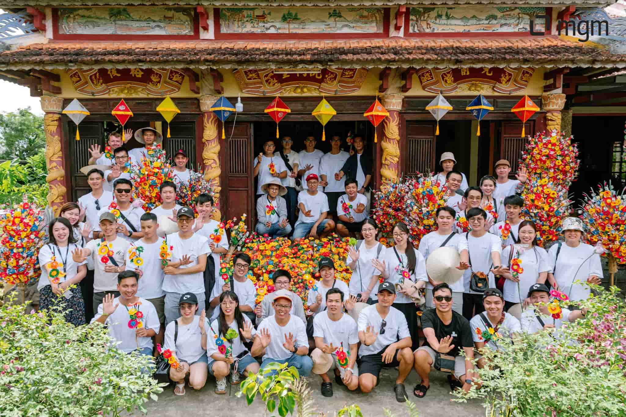 Đồng phục áo thun là gì?